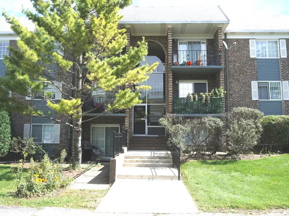 1503 N Windsor Dr APT 302, Arlington Heights, IL 60004