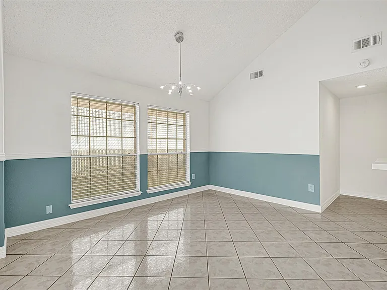 9208 Carousel Ln — Photo 24