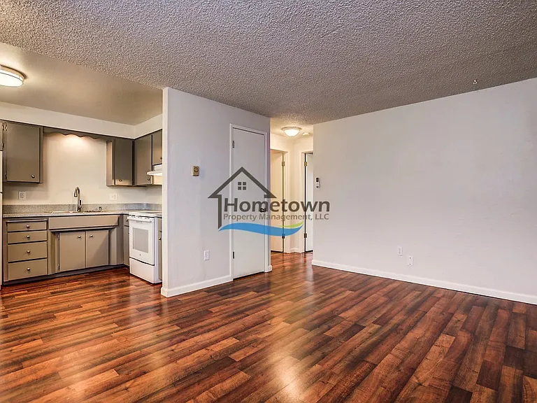 110 E Borah Ave — Photo 6