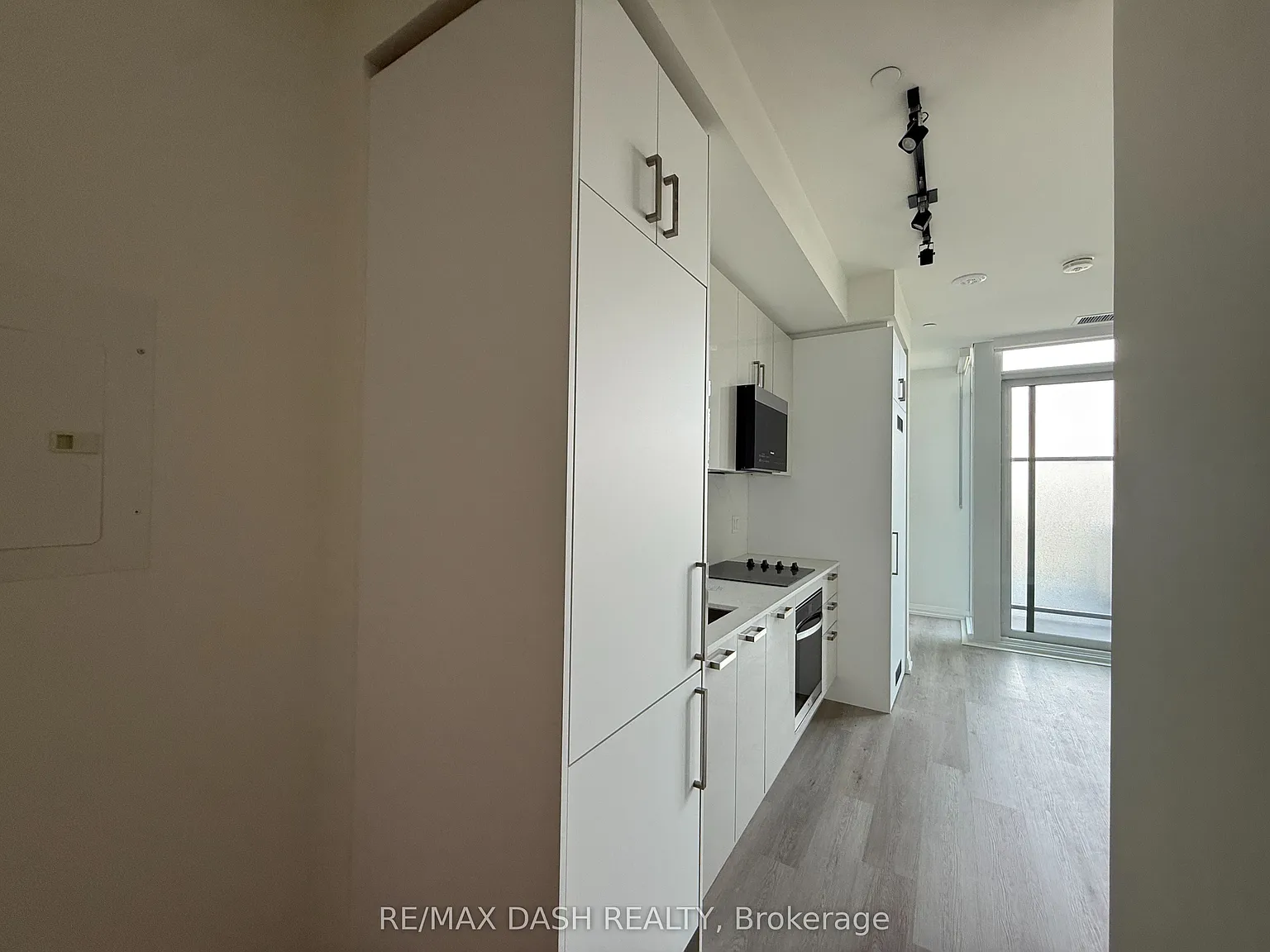 Studio, $2,090 — Photo 4