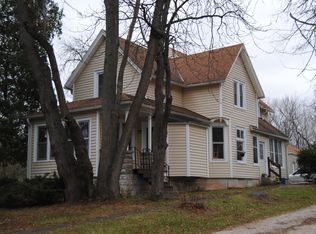 802 W Green Tree Rd, River Hills, WI 53217