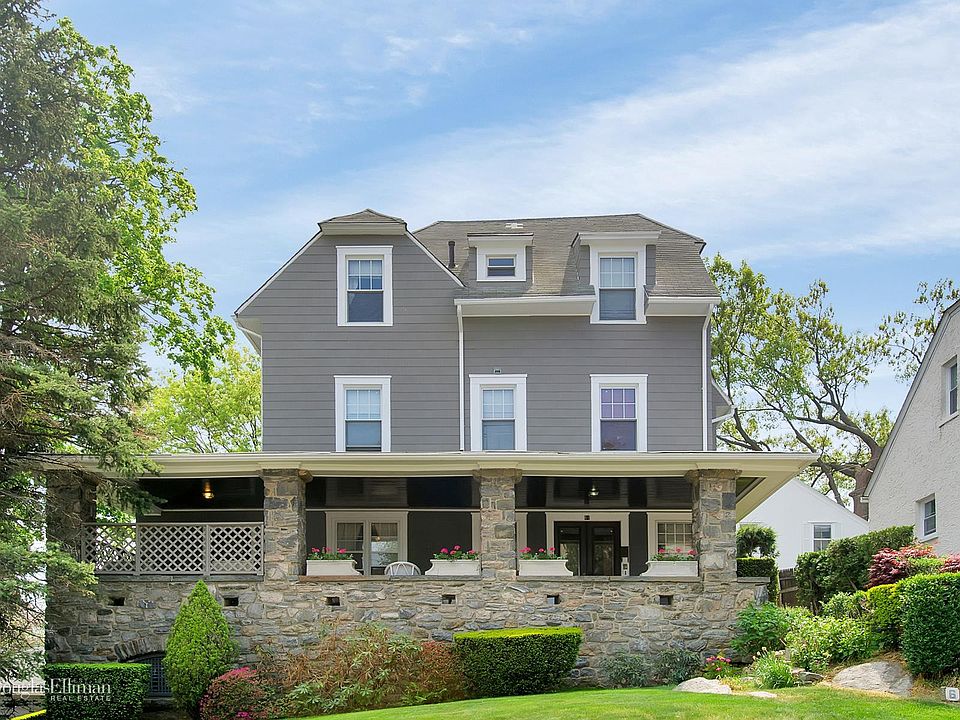 1st image of 61 Fanshaw Ave