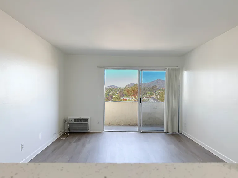 Woodland Terrace Apartments — Photo 13