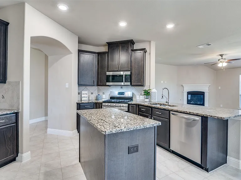16308 E Harwood Dr — Photo 5