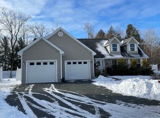 65 Conifer Rd, Hartford, VT 05001