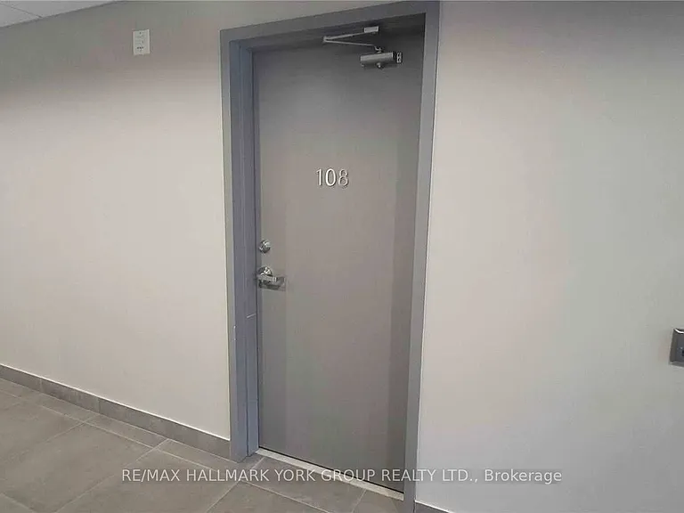 32 Wellington St E #108 — Photo 1