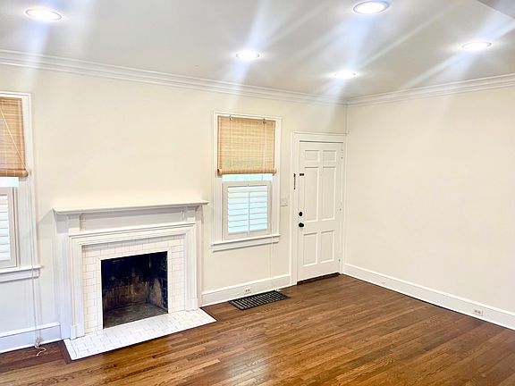 Living Room - Larger than Pictured - Newly Painted Interior Walls