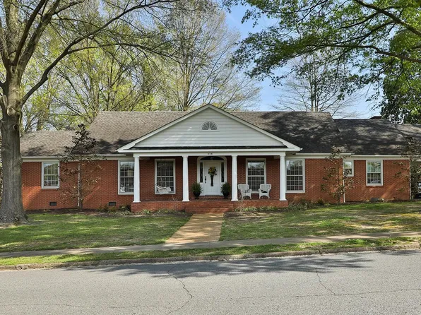 318 Poplar St, Martin, TN 38237