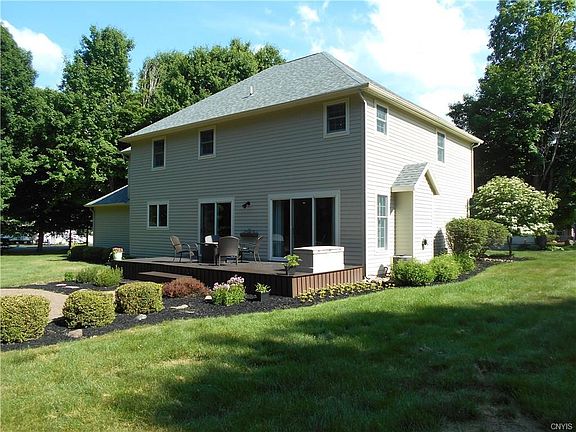 2nd image of 304 Hourglass Ln