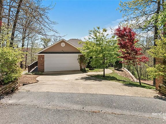 3rd image of 68 Skipton Dr