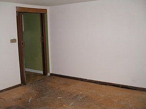 3rd image of 9668 S Brennan Ave