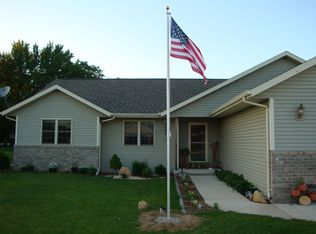 440 Bittersweet Ln, Waupun, WI 53963