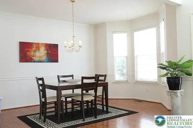 3 bed, 2.5 bath, 2661 sqft, $3,000 — Photo 4