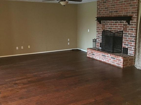 3rd image of 1211 Scenic Dr