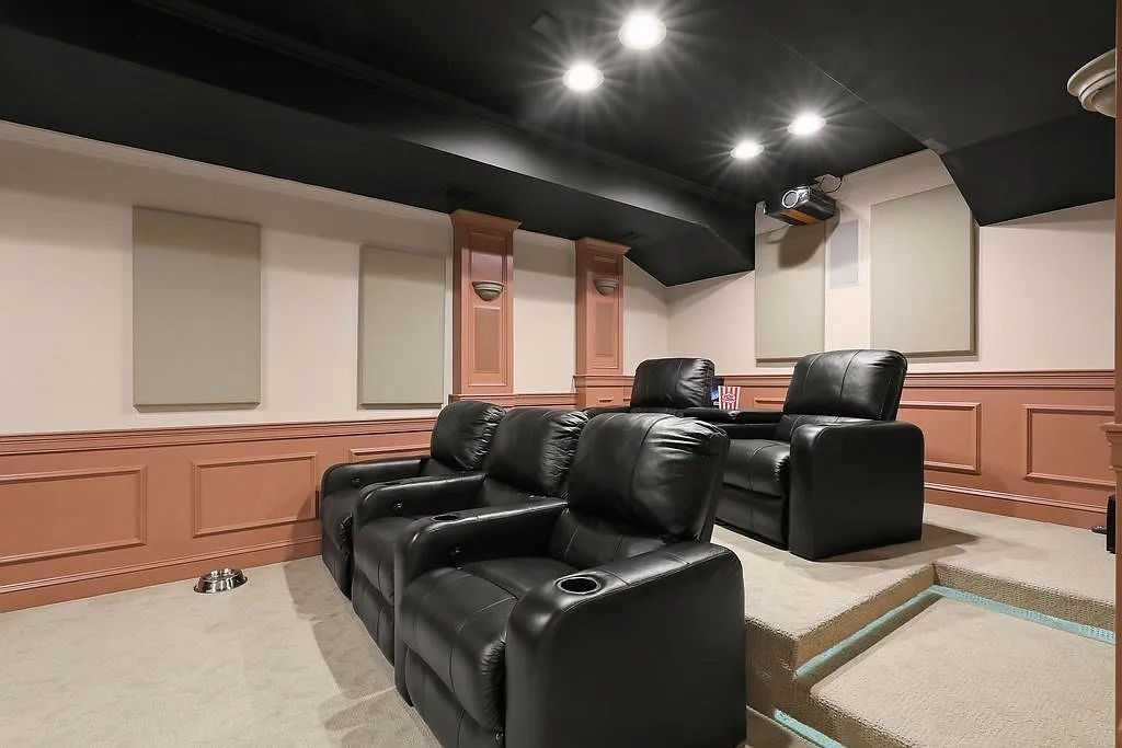 4 bed, 4.5 bath, 5245 sqft, $7,500 — Photo 4