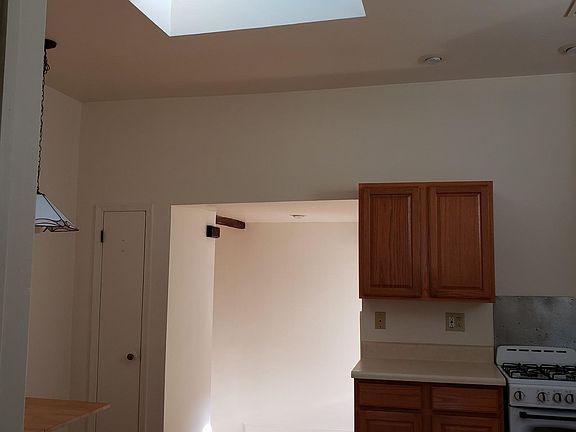 4th image of 4226 Chester Ave #63