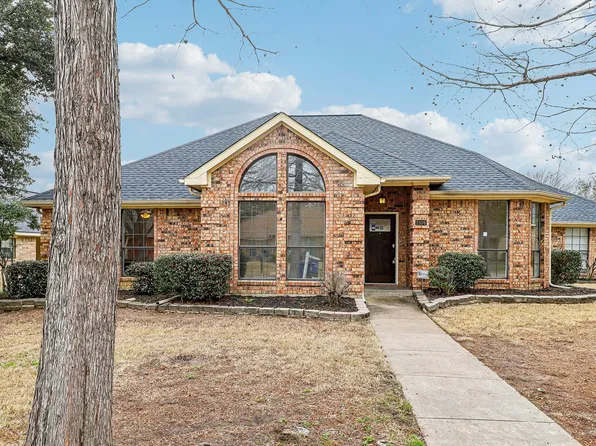 2106 Pleasant Dr, Ennis, TX 75119