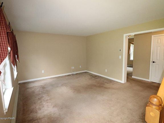 5th image of 88 Rosewood Dr