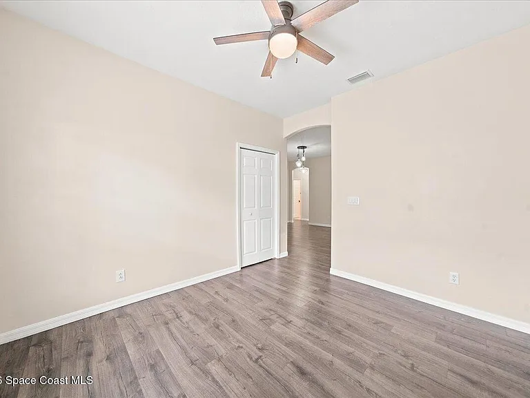 5647 Indigo Crossing Dr — Photo 17