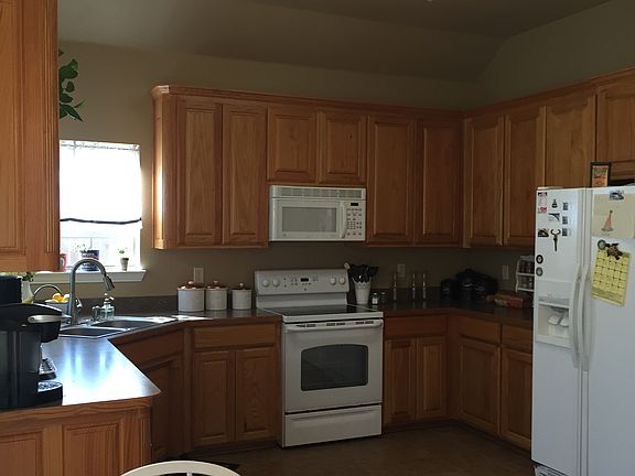 2nd image of 1022 Shady Oaks Dr N