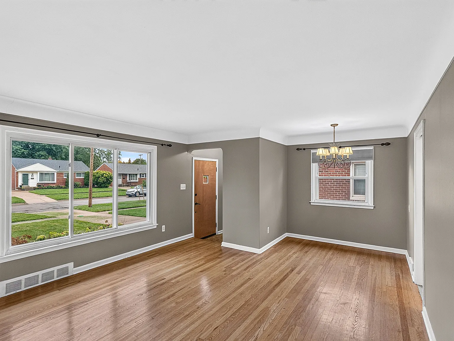 3 bed, 1.5 bath, 987 sqft, $2,100 — Photo 4