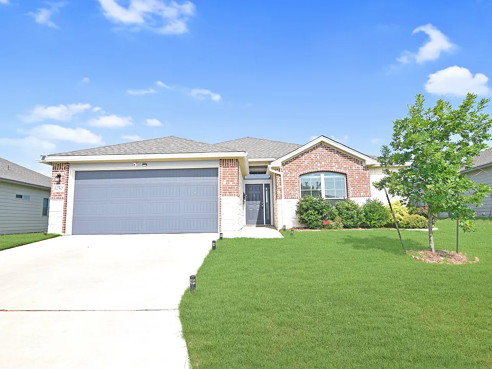 1250 Lakeway Crossing Dr