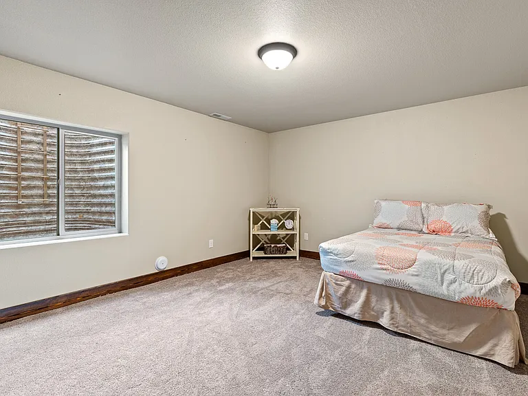 Larkspur Rd — Photo 19