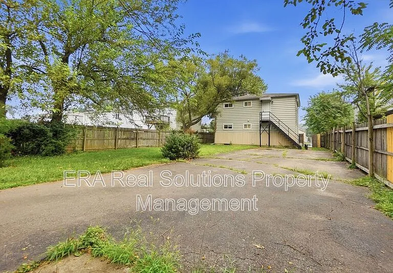 977 13th Ave — Photo 19