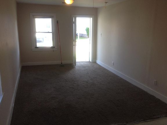 3rd image of 2809 Barry St
