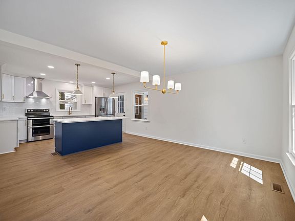 5th image of 5321 Fieldstone Dr