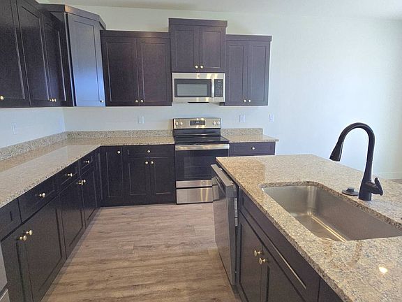 3rd image of 298 Mountain Vista Way