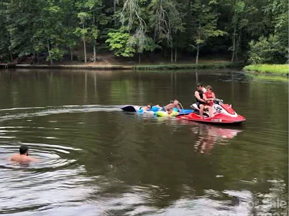 4th image of 1142 Island Creek Dr