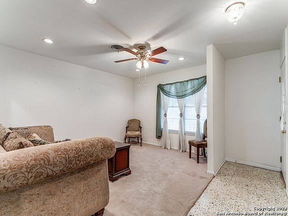 4th image of 5350 DAFFODIL LN