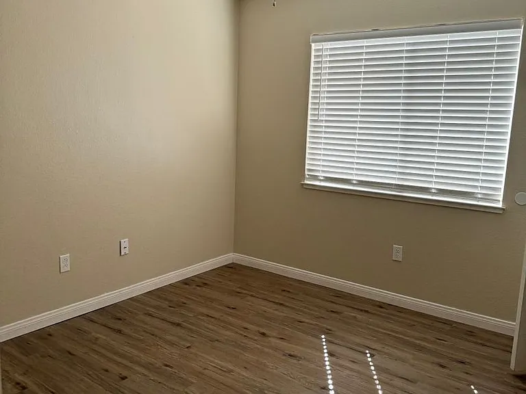 5904 Alimar Dr — Photo 3
