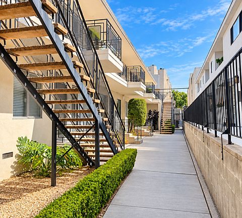 2nd image of 1221 10th St APT 6