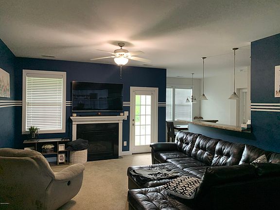 4th image of 105 Courtney Dr