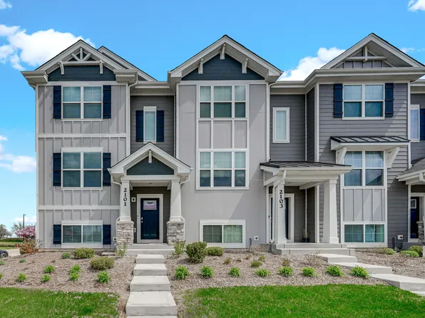 2101 Yellowstone Blvd, Mundelein, IL 60060