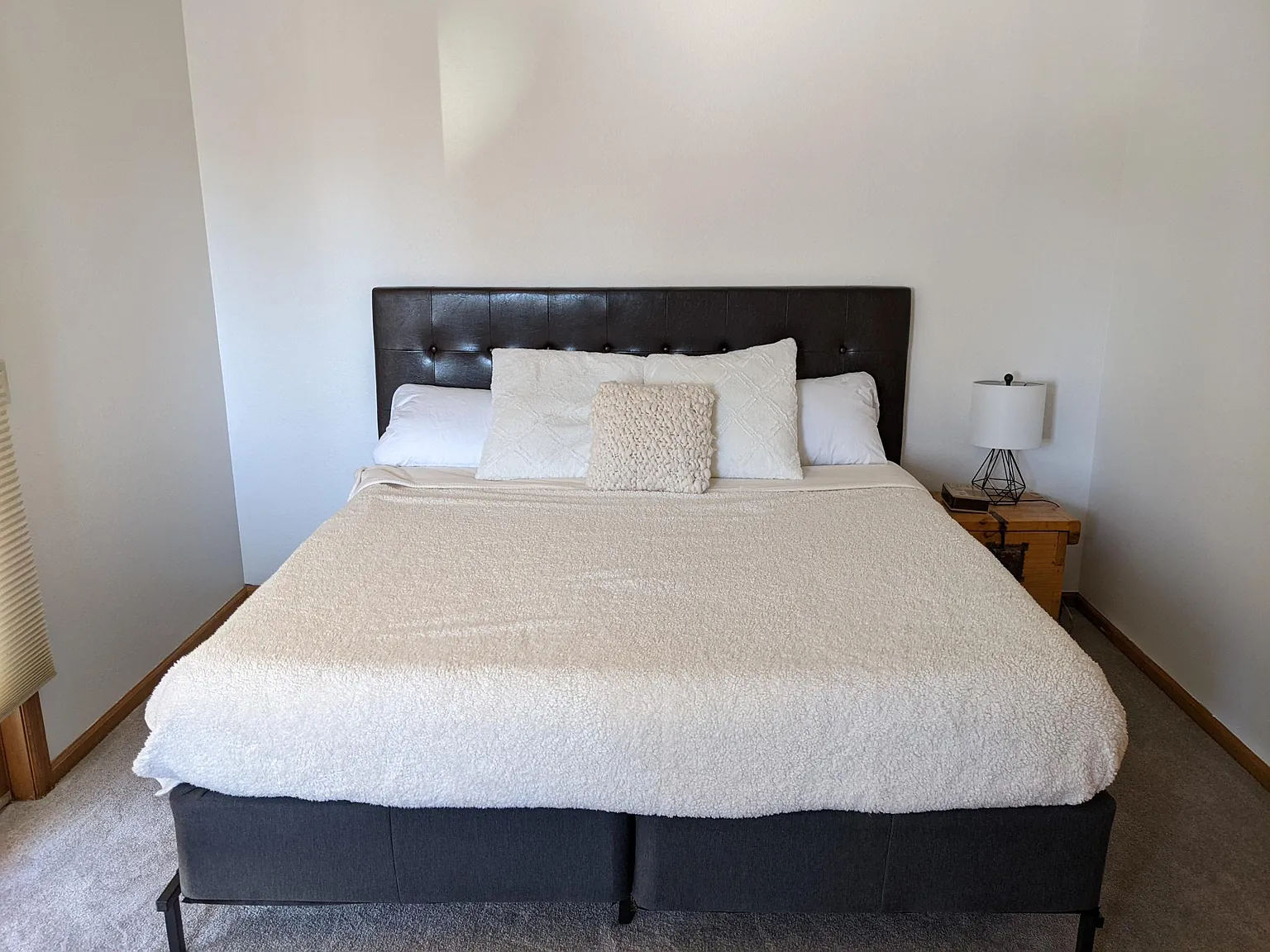 3 bed, 1470 sqft, $4,350 — Photo 2