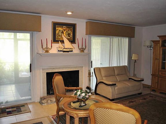 5th image of 2949 Shamrock St N APT 36