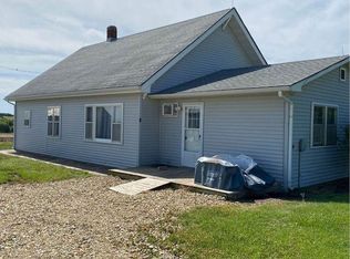 1572 Meridian Rd, Miltonvale, KS 67466