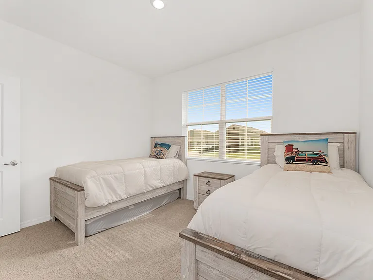 4086 NW 48th Ter — Photo 33