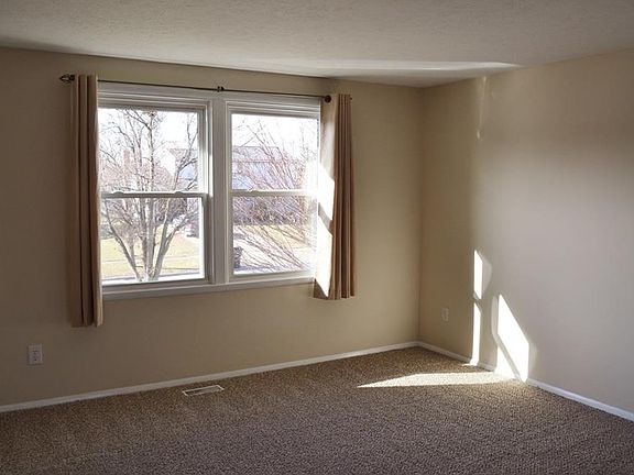 4th image of 5525 Pond Ct