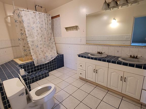 3rd image of 23130 Mariano St