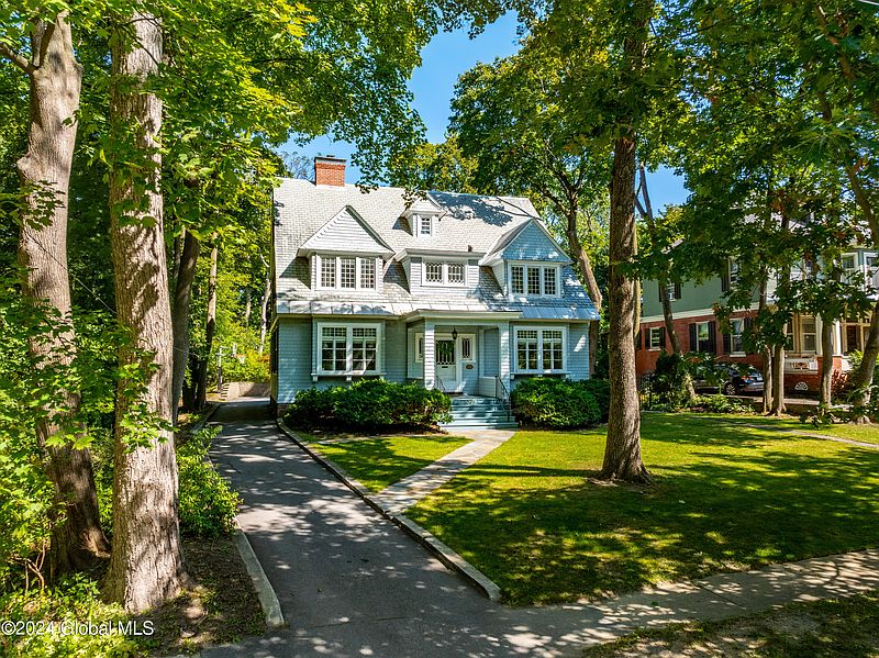 2nd image of 1065 Avon Road