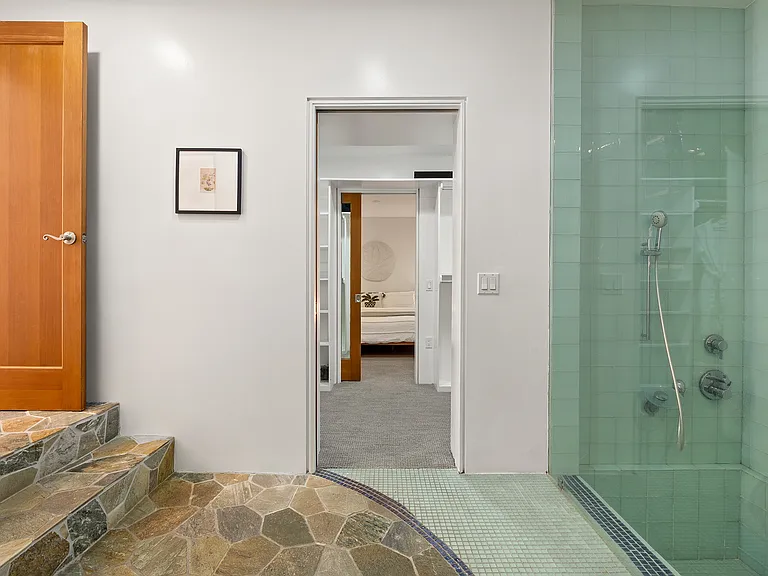 2419 Ocean Ave — Photo 32