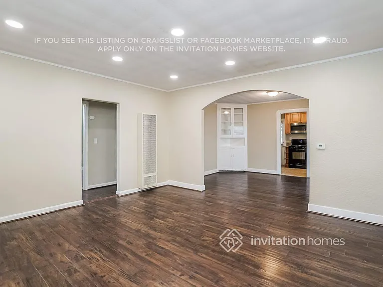 10018 Silverton Ave — Photo 4