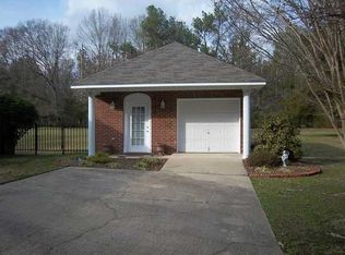 114 Oak Wood Dr, Raymond, MS 39154