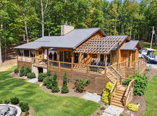 214 Saunders Point Rd, Huddleston, VA 24104