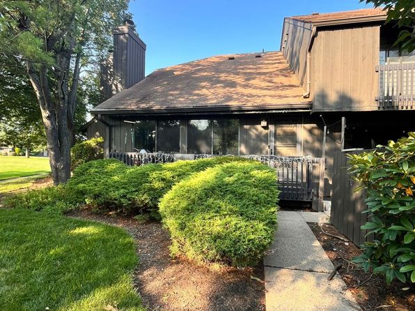 15 Westgate Dr