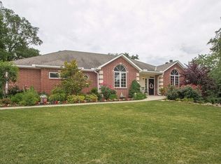 903 W 98th St, Kansas City, MO 64114